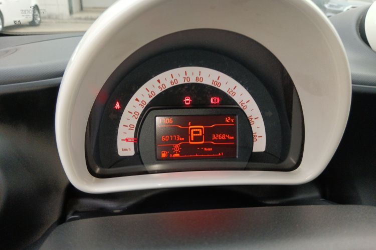 smart fortwo 2018款 1.0L 52千瓦硬顶灵动版 国V局部细节14
