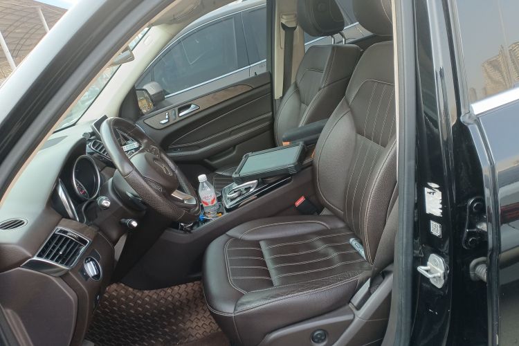 奔驰GLE 2015款 GLE 400 4MATIC中控内饰19