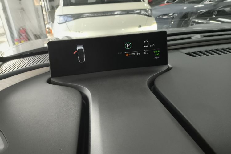 丰田bZ5 2025款 550 PRO智行版中控内饰14