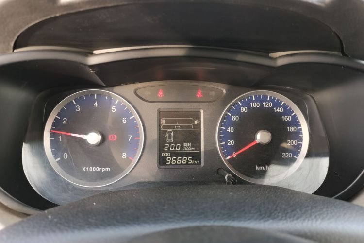 启辰R50 2015款 1.6L 手动时尚版中控内饰14