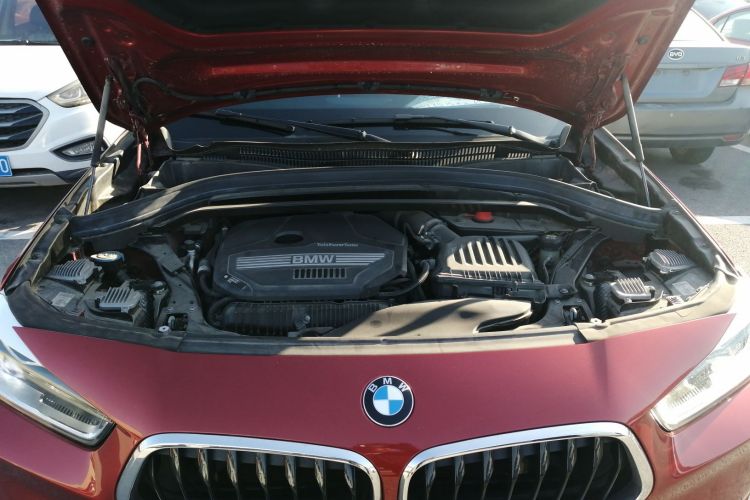 宝马X2 2020款 sDrive25i 领先型M越野套装机舱底盘24