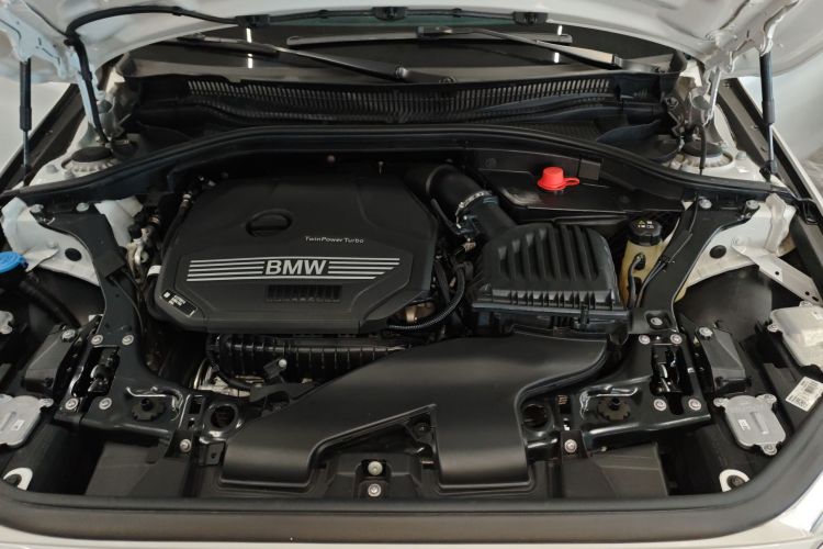 宝马1系 2023款 120i M运动曜夜版机舱底盘24