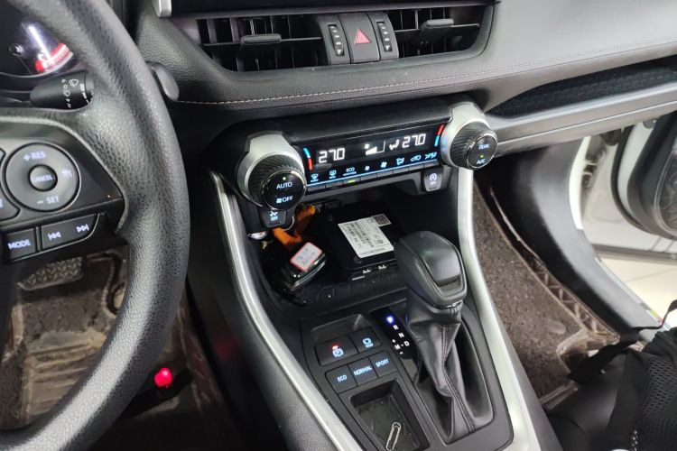 丰田 RAV4荣放 2020款 2.0L CVT两驱风尚版局部细节18