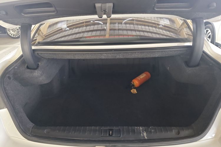 吉利汽车 博瑞 2020款 1.8T 领航版机舱底盘23