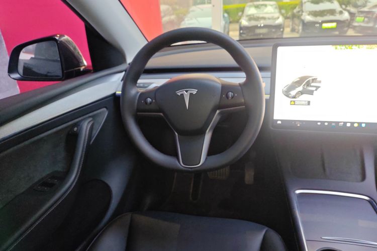 特斯拉 Model Y 2024款 后轮驱动版中控内饰13