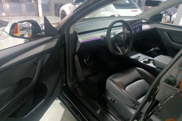 特斯拉 Model Y 2024款 后轮驱动版中控内饰20