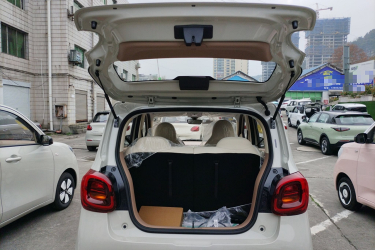 五菱汽车 宏光MINIEV 2025款 四门版 进阶款机舱底盘23