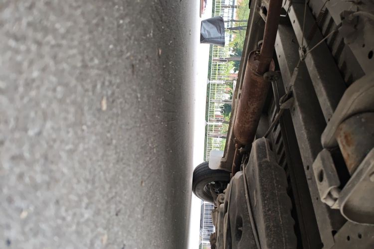 上汽大通MAXUS 新途V80 2017款 2.5T 5挡手动傲运通国IV短轴超低顶5/6/10座局部细节9002