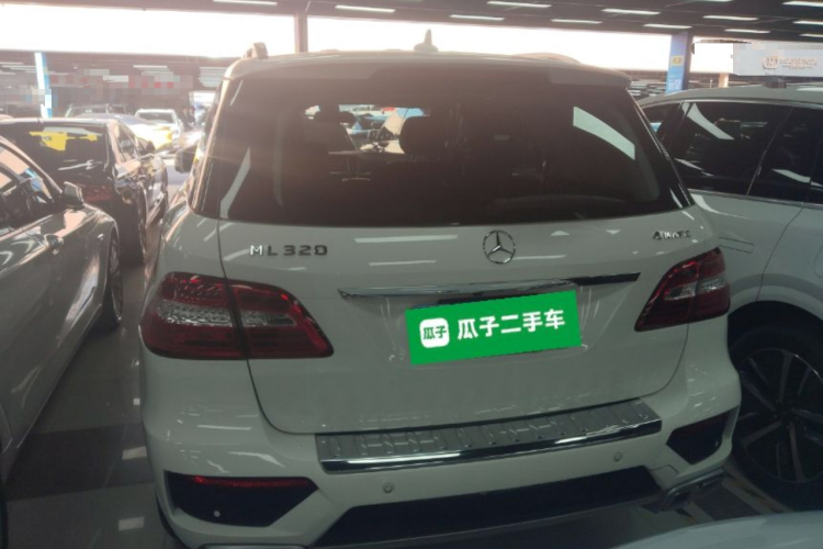 奔驰M级 2014款 ML 320 4MATIC车身外观6