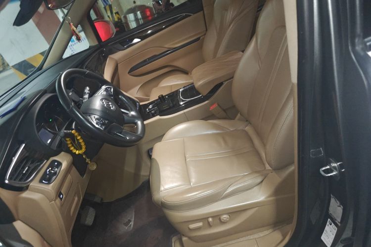 别克GL8 2017款 ES 28T 豪华型 国V中控内饰19