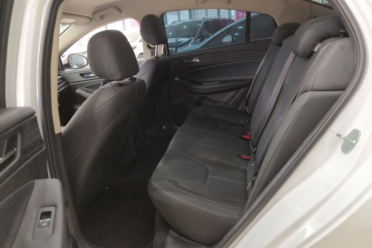 奇瑞 艾瑞泽5 2024款 1.5L CVT风尚型中控内饰21