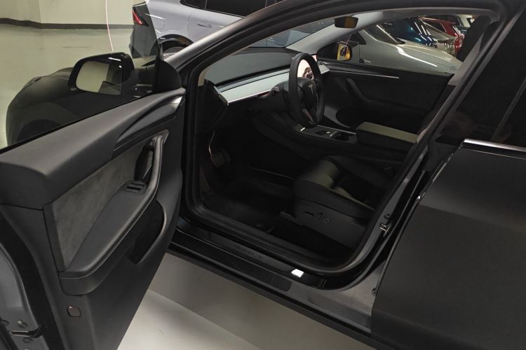 特斯拉 Model Y 2024款 后轮驱动版中控内饰20
