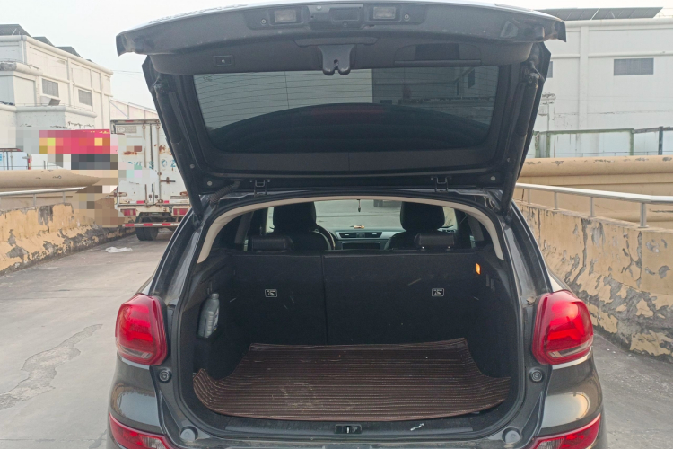 观致5 2018款 1.6T 自动尊贵型机舱底盘23