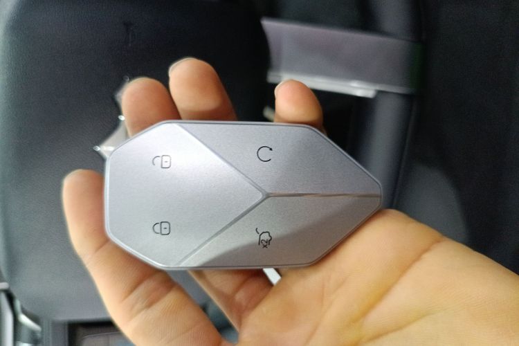 方程豹 钛3 2025款 501KM 后驱智驾Max版中控内饰7001