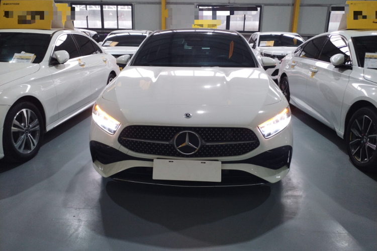 奔驰A级 2024款 改款 A 200 L 时尚型车身外观6001