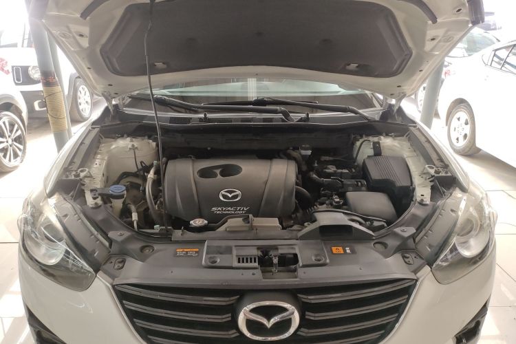 马自达CX-5 2015款 2.0L 手动两驱舒适型机舱底盘24