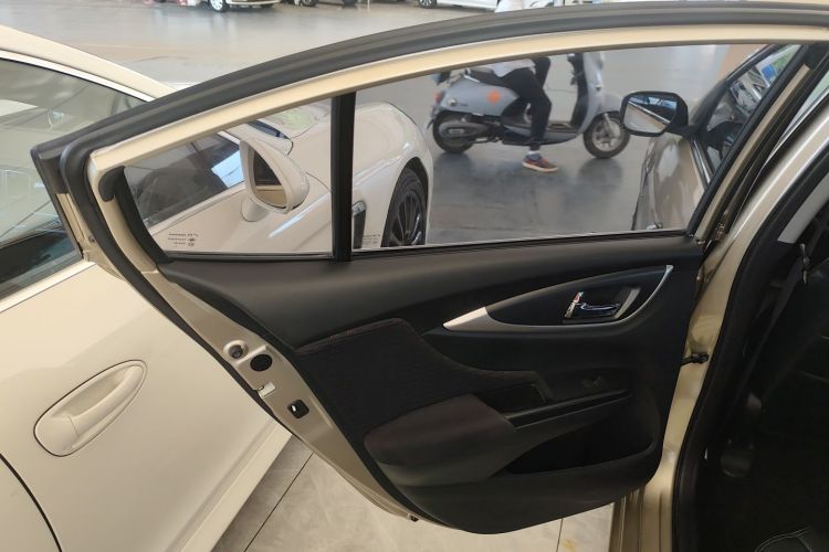 本田 凌派 2016款 1.8L CVT豪华版中控内饰7008