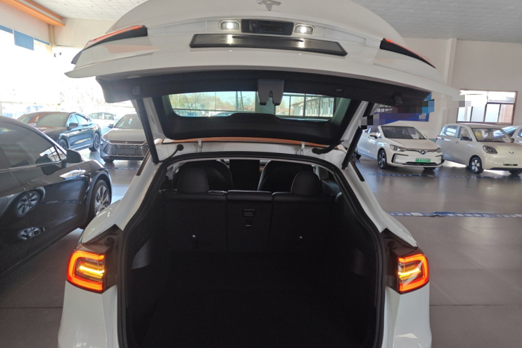 特斯拉 Model Y 2021款 标准续航后驱版机舱底盘23