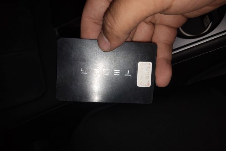 特斯拉 Model Y 2021款 长续航全轮驱动版中控内饰11