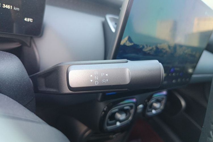 埃安 AION UT 2025款 420智豪版中控内饰18