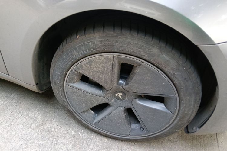 特斯拉 Model 3 2022款 后轮驱动版车身外观6007