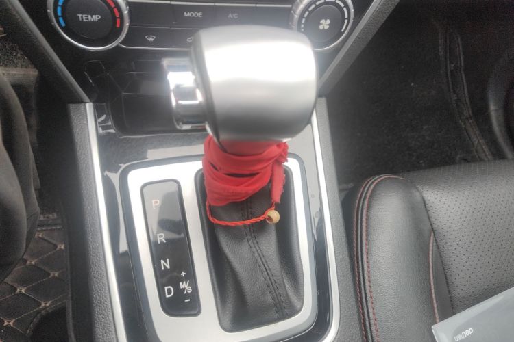 猎豹汽车 猎豹CS10 2017款 2.0T 自动都市型中控内饰18