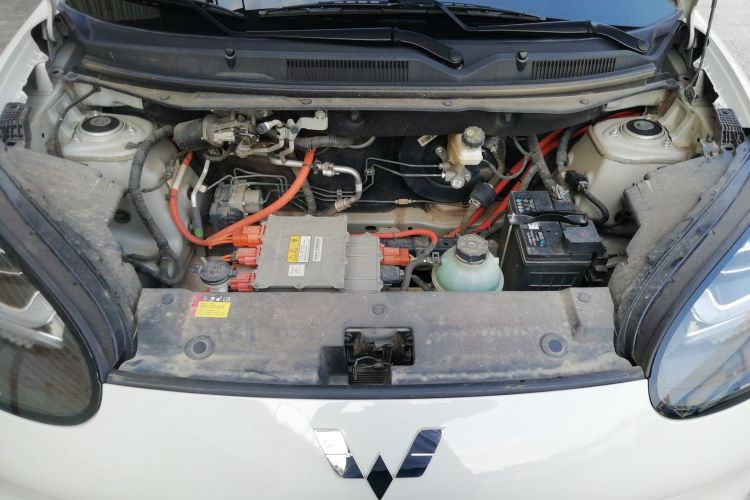 五菱汽车 五菱缤果 2023款 333km 悦享款机舱底盘24