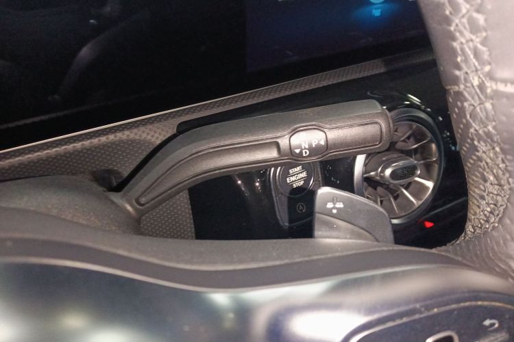 奔驰A级 2020款 改款 A 200 L 运动轿车时尚型中控内饰18