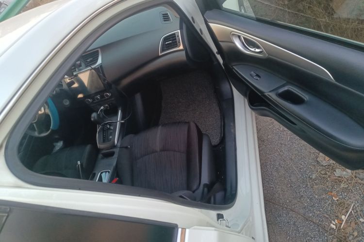 日产 轩逸 2021款 经典 1.6XE CVT舒适版局部细节9005