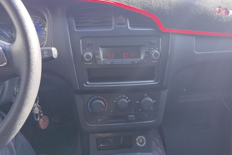 东风风光 风光330 2019款 1.5L手动实用型II 国VI局部细节16