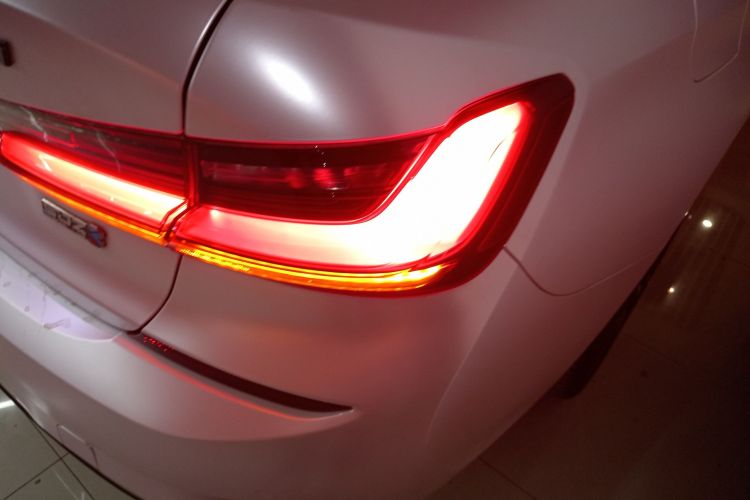 宝马3系 2022款 改款 325Li M运动套装车身外观9