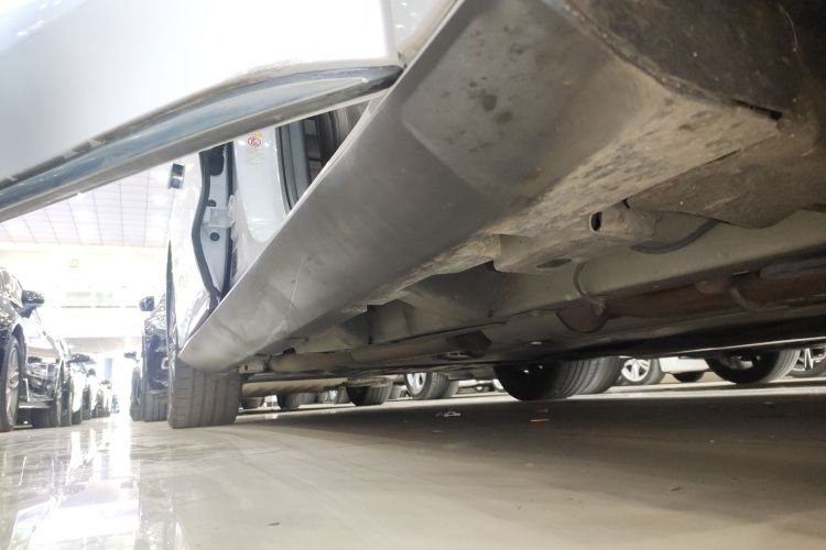 比亚迪 汉 2020款 DM 四驱性能版尊贵型局部细节9001