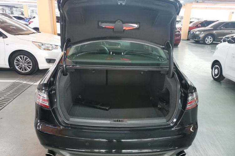 奥迪A4L 2012款 2.0 TFSI 自动运动型局部细节23