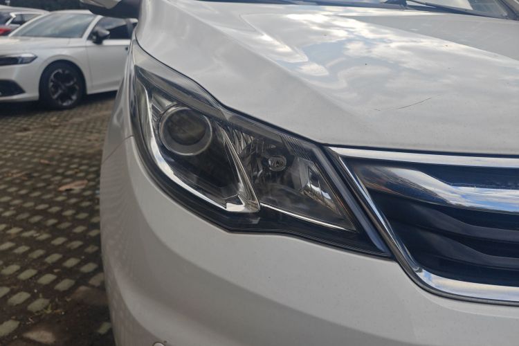 长安凯程 长安欧尚A600 2016款 1.5L 手动豪华型7座车身外观8