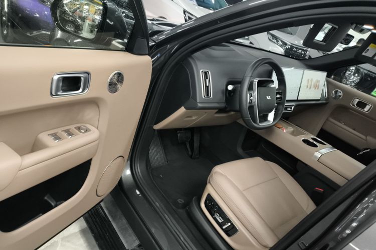 理想汽车 理想L9 2025款 Ultra 智能焕新版中控内饰20