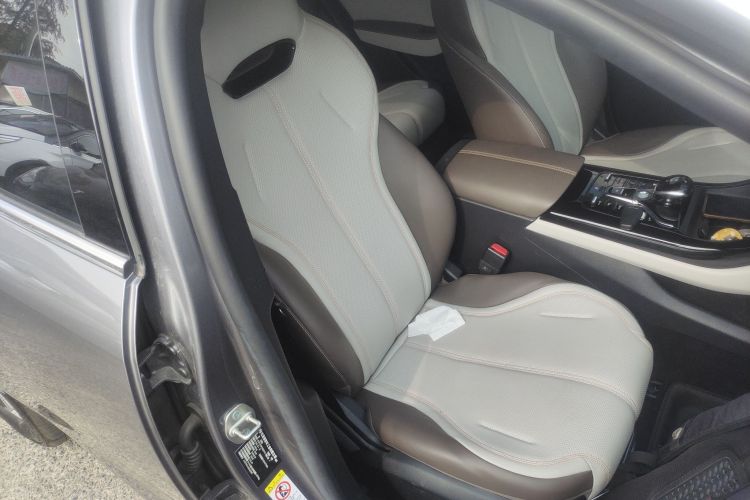 比亚迪 秦PLUS 2024款 荣耀版 DM-i 55KM领先型局部细节41