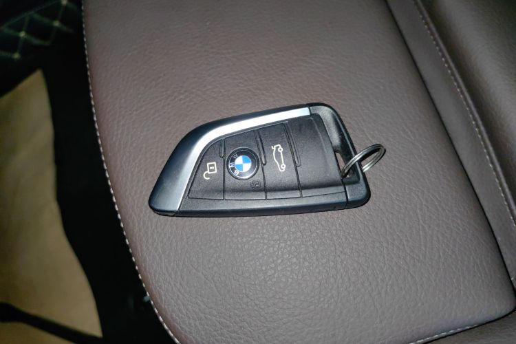 宝马1系 2020款 120i M运动套装中控内饰7001