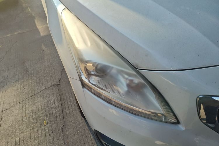 标致3008 2016款 1.6THP 自动经典版车身外观8