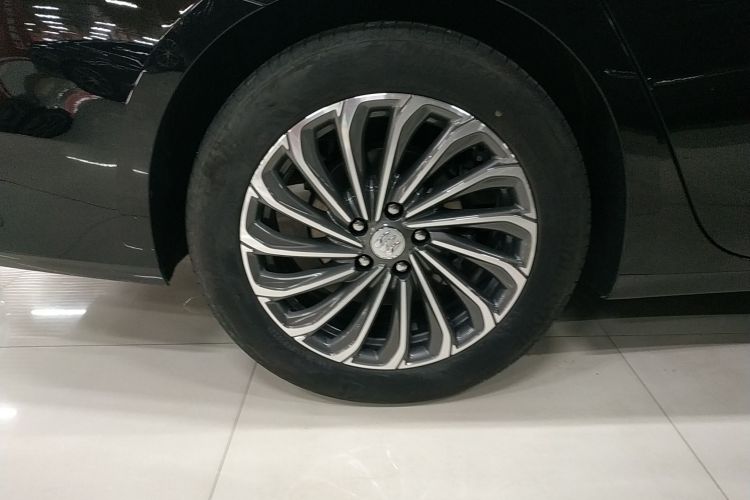 别克 君越 2023款 28T 越尊版车身外观6005