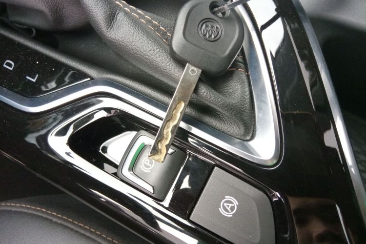 别克 威朗 2023款 Pro 乐享版中控内饰7001