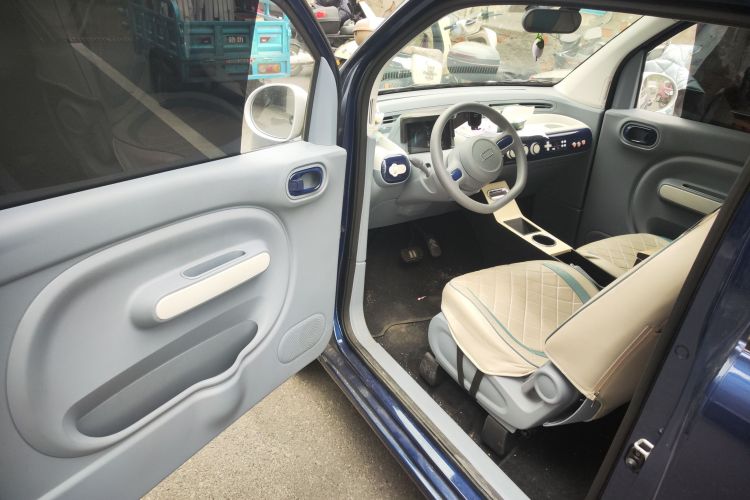 奔腾小马 2025款 222km 灵动马中控内饰20