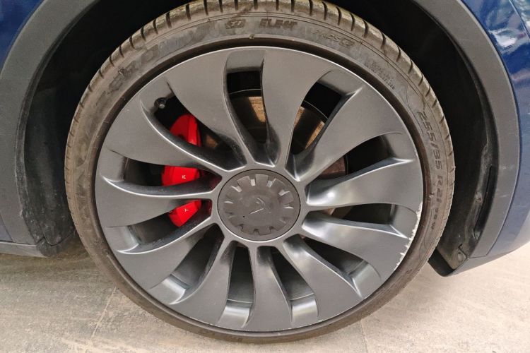 特斯拉 Model Y 2021款 Performance高性能全轮驱动版车身外观10