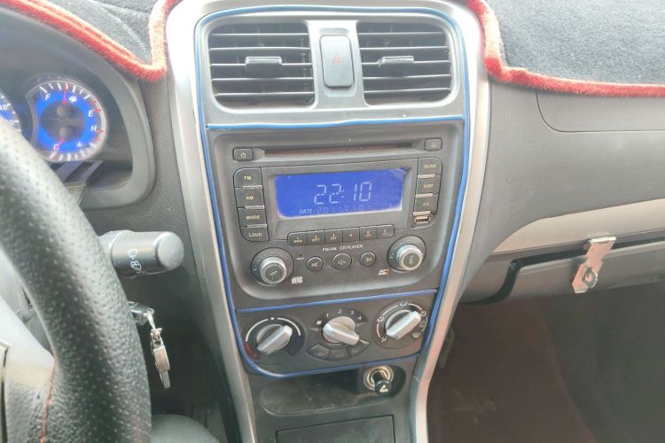 铃木 北斗星X5 2015款 1.0L 精英型局部细节16