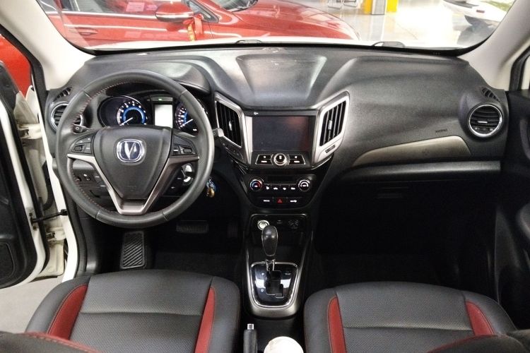 长安CS15 2016款 1.5L 自动豪华版中控内饰12