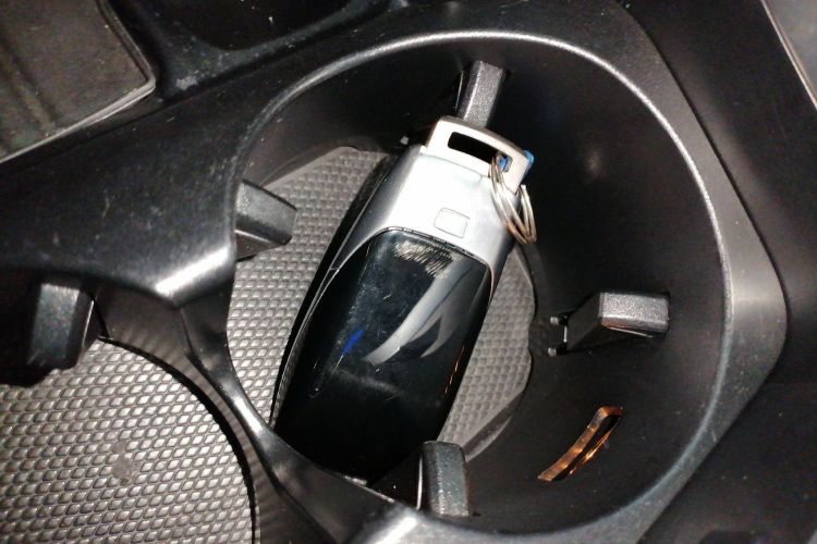 奔驰E级 2020款 改款 E 260 L 运动型中控内饰7001