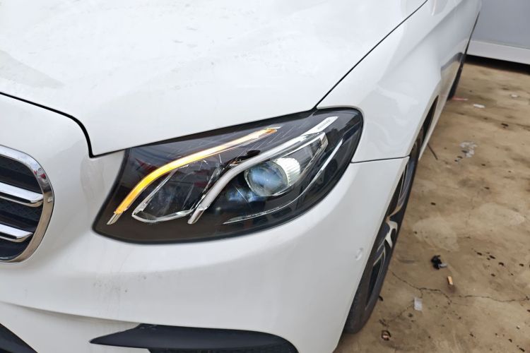 奔驰E级 2017款 E 200 运动型 4MATIC车身外观36