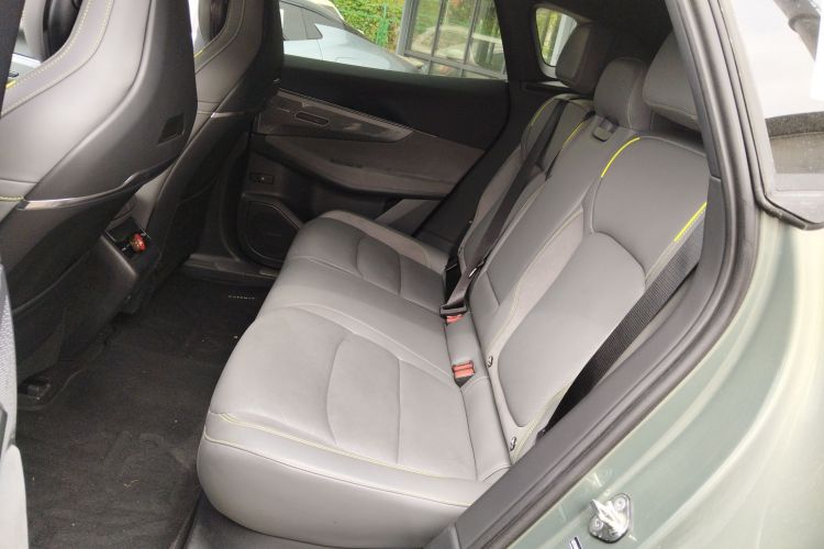 领克08 EM-P 2023款 220km 四驱性能Halo中控内饰21