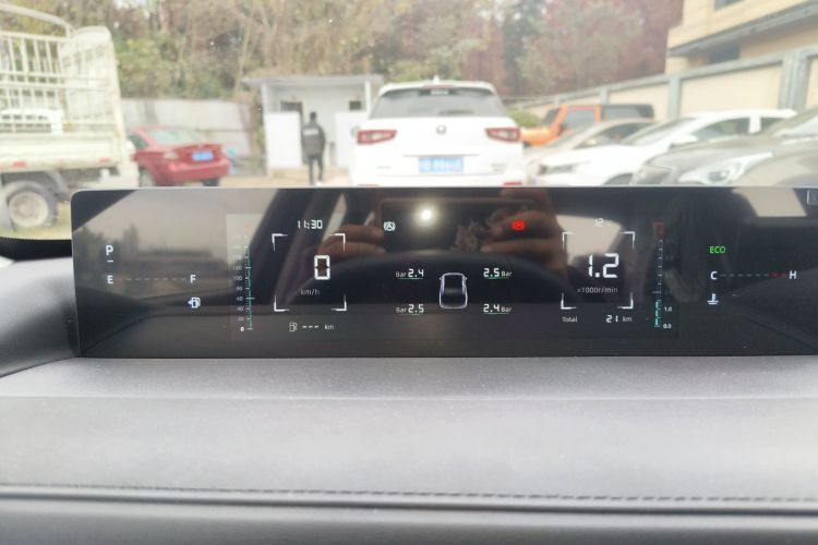 长安 逸动 2025款 蓝鲸 1.5T 500Bar尊贵型中控内饰14