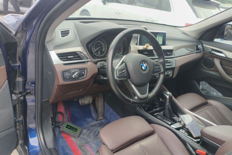 宝马X1 2018款 xDrive20Li 豪华型中控内饰12