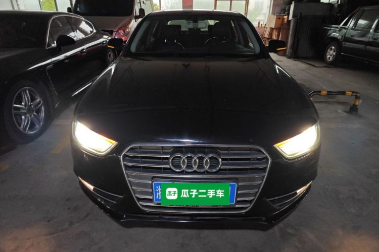 奥迪A4L 2013款 35 TFSI 自动标准型车身外观2